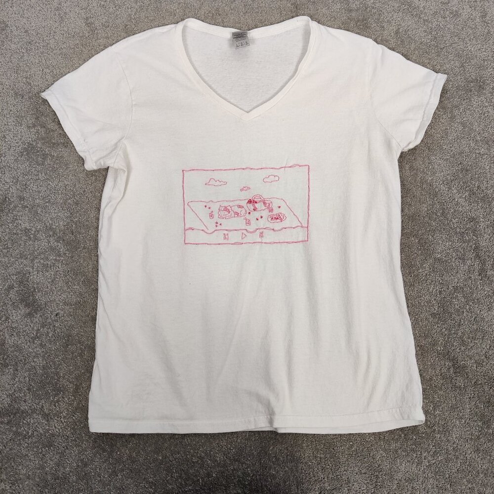 Gildan Women's Top Size L White Pink Picnic Embroidery Heavy Cotton Summer Comfy